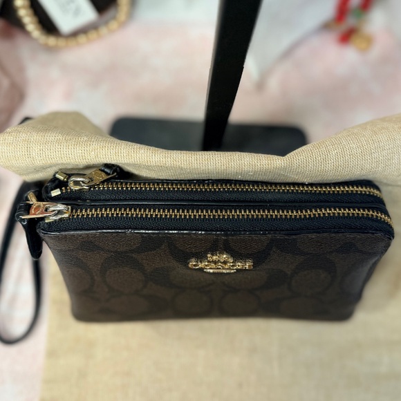 Coach Double Zip wallet/ wristlet - Picture 3 of 11